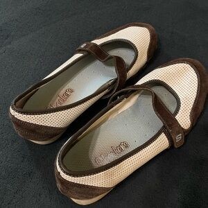 Skechers Women's Brown and Cream Mary Jane Flats